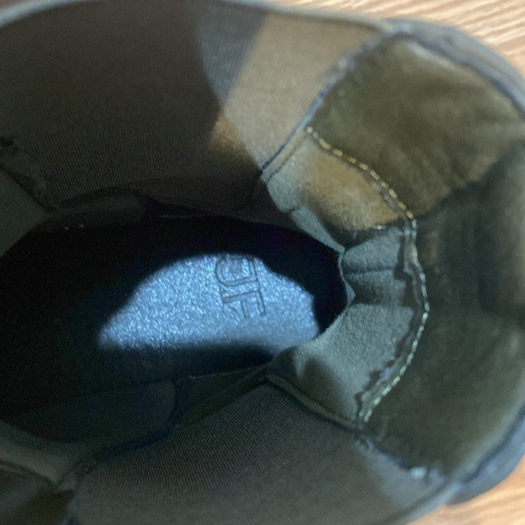 Army Green/khaki Rain Boots. Size 7 - Picture 4 of 10